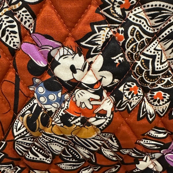 Vera Bradley Disney Essential Large Quilted Backpack NWT - Picture 5 of 14